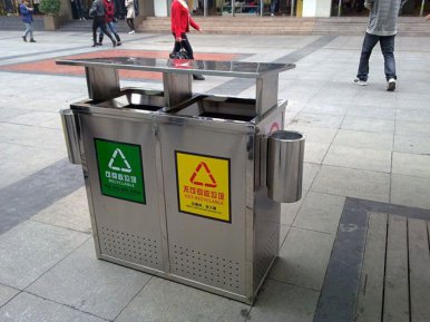 不(bù)鏽鋼垃圾桶